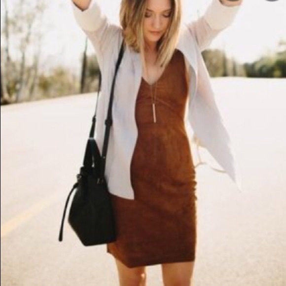 Aritzia Dresses & Skirts - NEW⭐️Aritzia Wilfred Jones vegan suede dress❤️